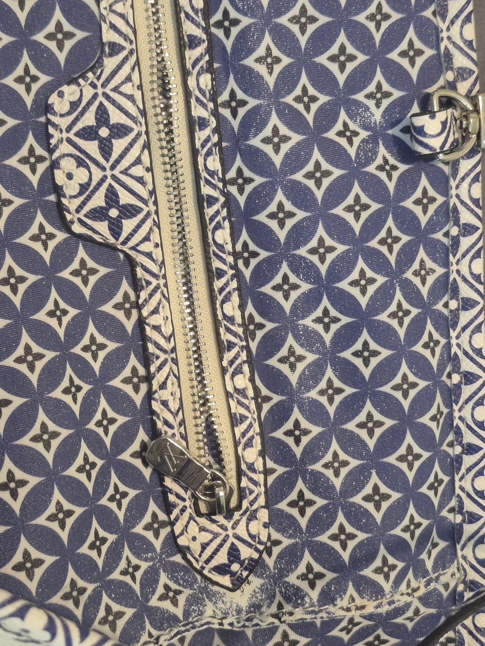 Louis Vuitton Canvas Okinawa Tote in Cream and Navy